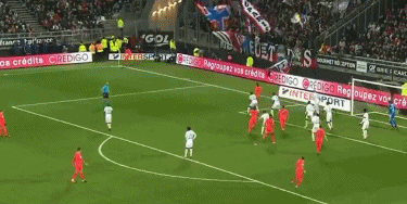 毕包后卫维维安：西班牙队竞争总非常激烈，现在不会去想这些