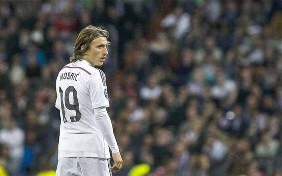 英媒：热刺队长罗梅罗累计5张黄牌停赛，防线或将面临挑战