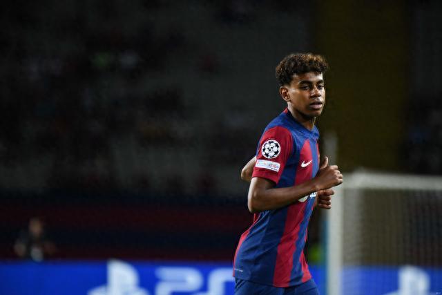 意媒：斯帕莱蒂想买中场，目标弗拉泰西、泽林斯基或法乔利