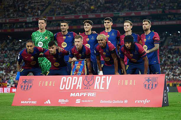 意甲三分制时代，斯帕莱蒂是第二位率队参加过三大德比的主帅